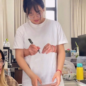 공부하는 것처럼 선생님을 속일 수 있는 티셔츠