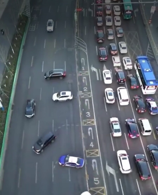 의외로 좋을수도 있을거 같은 유턴 차로_1.jpg